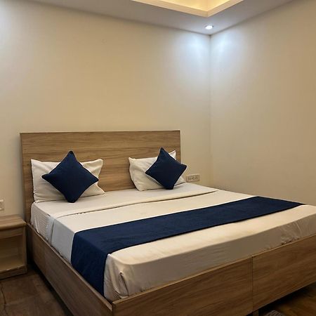 Airport Hotel Golden Bliss Near Delhi Airport New Delhi Eksteriør billede
