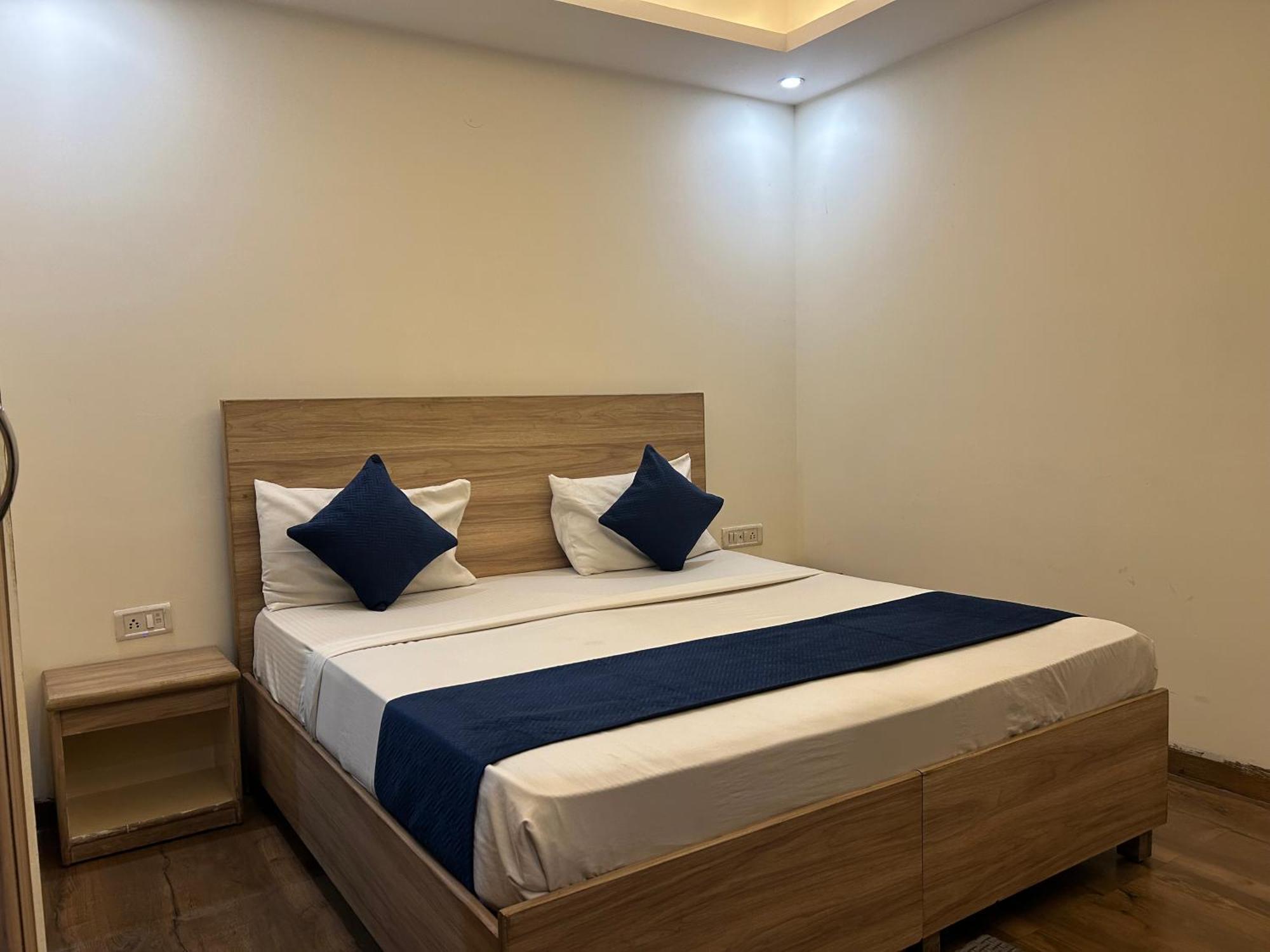 Airport Hotel Golden Bliss Near Delhi Airport New Delhi Eksteriør billede